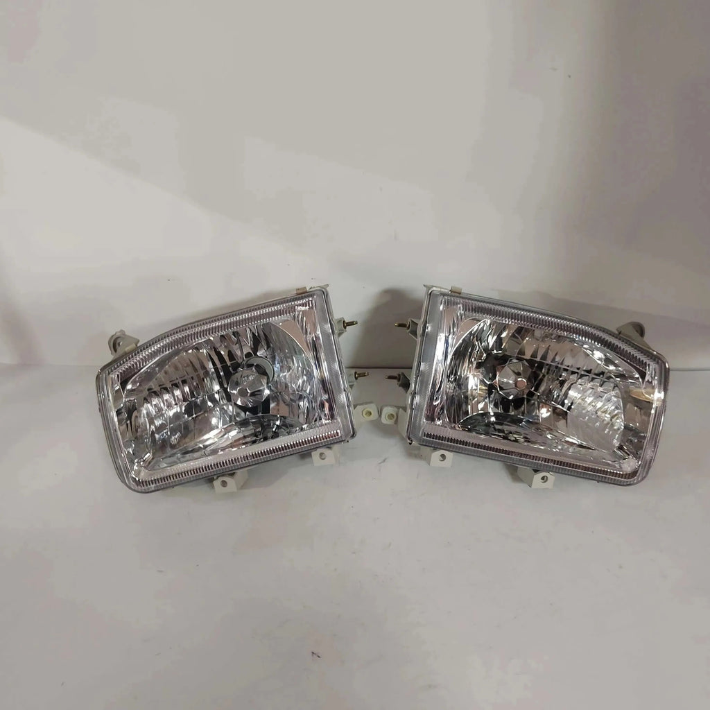 Pair Headlights for Nissan Terrano Reguius Pathfinder Headlamp TR50 1998-2004