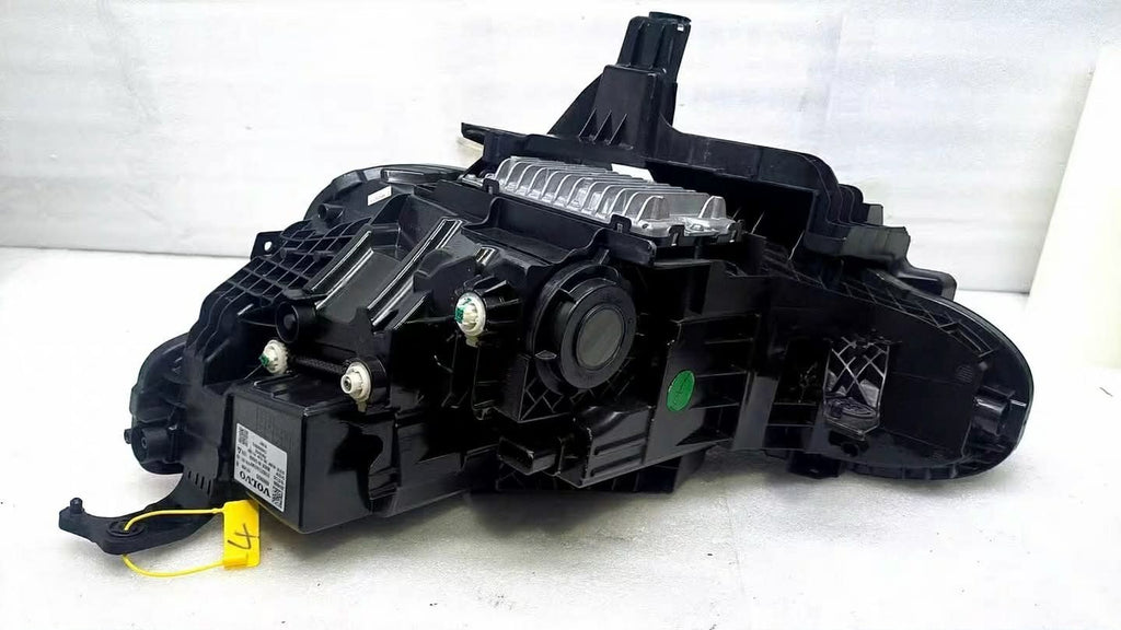 80000628 80000401 FULL LED Headlights Right or Left For 2024-2026 VOLVO EX30
